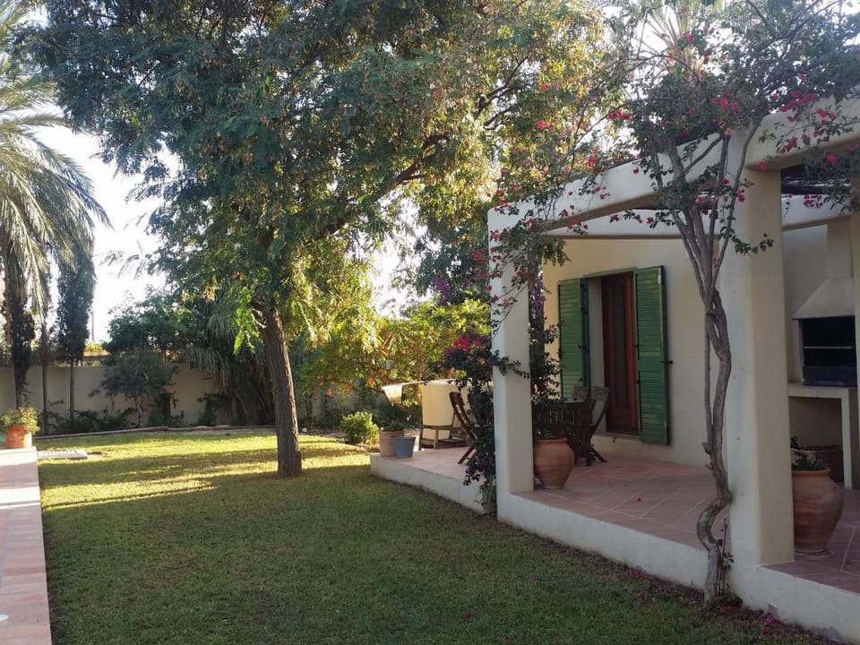 Schöne Villa für 6 Personen mit Schwimmbad Vacation rental in Comarca Metropolitana de Almería