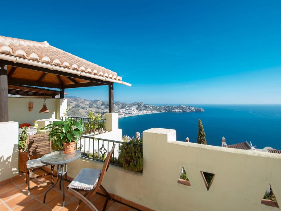in Almuñécar mit Terrasse und Meerblick Vacation rental in Costa Tropical