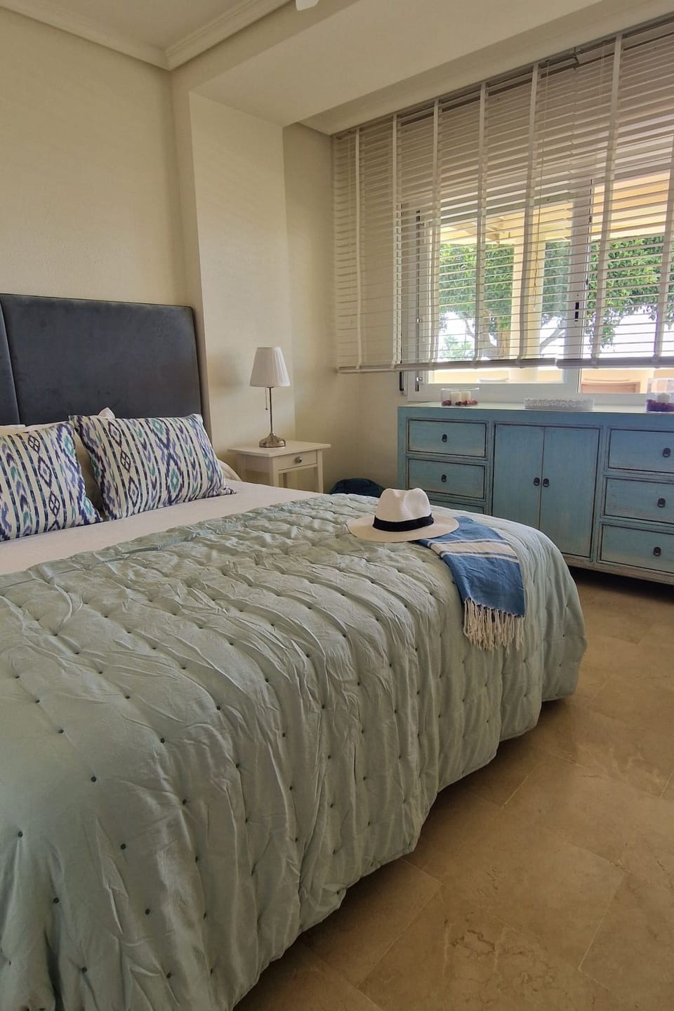 Strandlage Neptuno I, Elviria-Marbella Apartment in Marbella