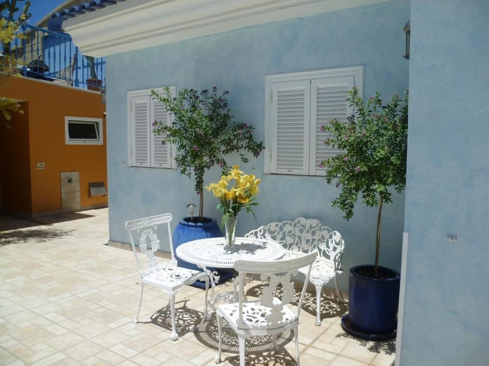 Charmantes Ferienhaus in Chayofa mit Terrasse, Garten und Pool Vacation rental in Abona
