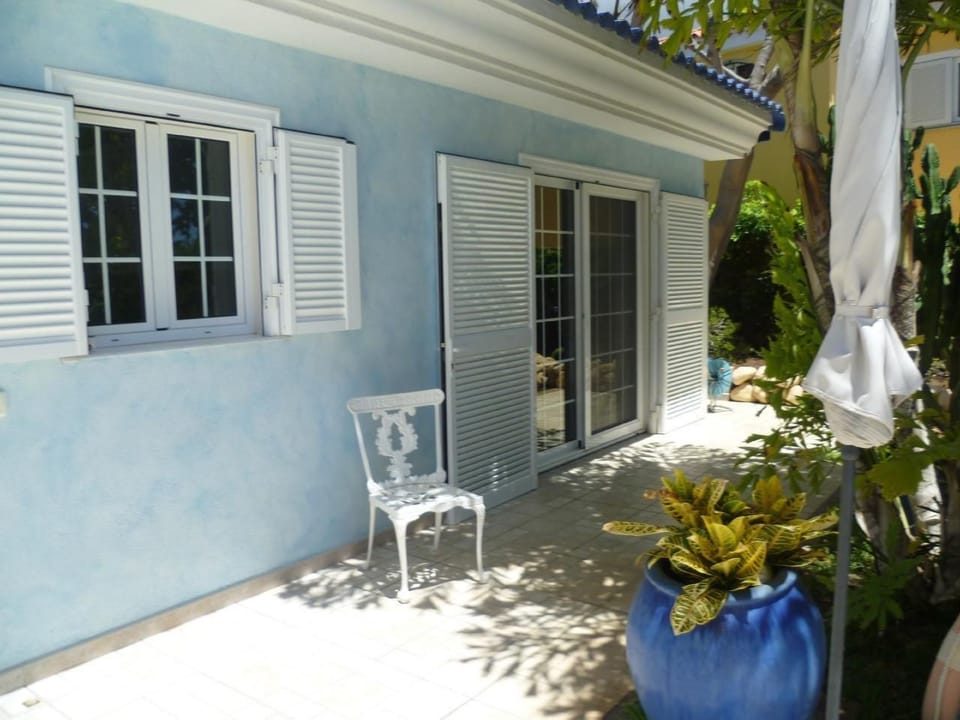 Charmantes Ferienhaus in Chayofa mit Terrasse, Garten und Pool Vacation rental in Abona