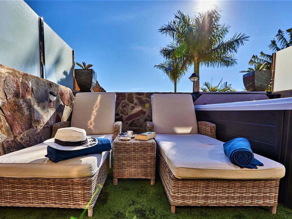in Barranco Del Cura mit Kleinem Balkon Vacation rental in Comarca Sur