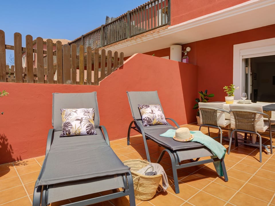 Private Terrasse, Schwimmbad, Parkplatz, Wi-Fi, Vacation rental in Maxorata