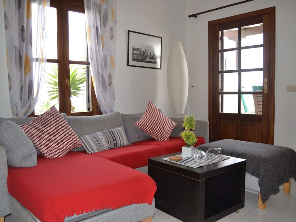 in Playa Honda mit Möblierter Terrasse Vacation rental in Isla de Lanzarote