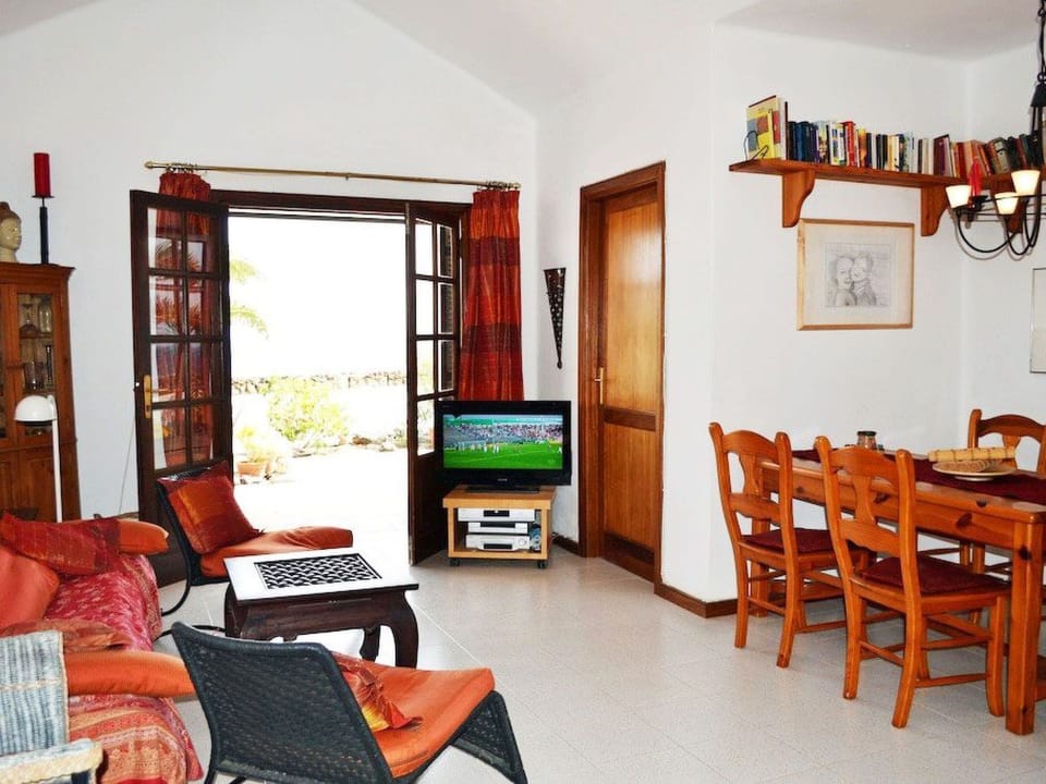 Casa Playamar - Erste Reihe direkt am Meer Vacation rental in Isla de Lanzarote