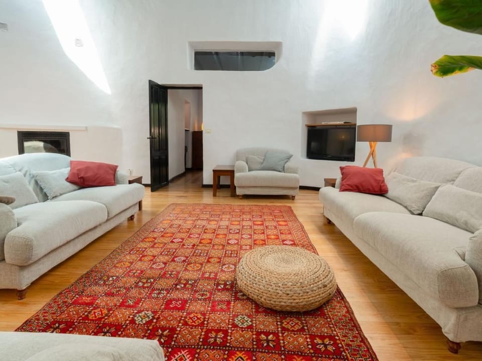 Bauernhaus mit großem Garten und beheiztem Pool Vacation rental in Isla de Lanzarote