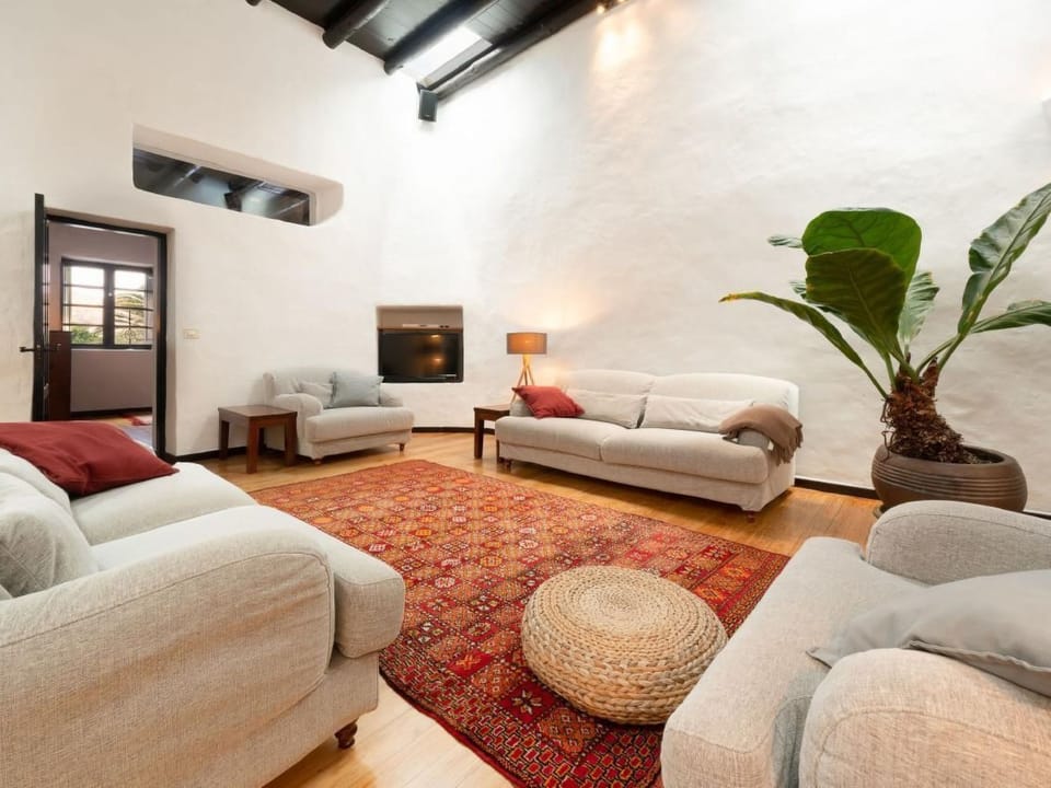 Bauernhaus mit großem Garten und beheiztem Pool Vacation rental in Isla de Lanzarote