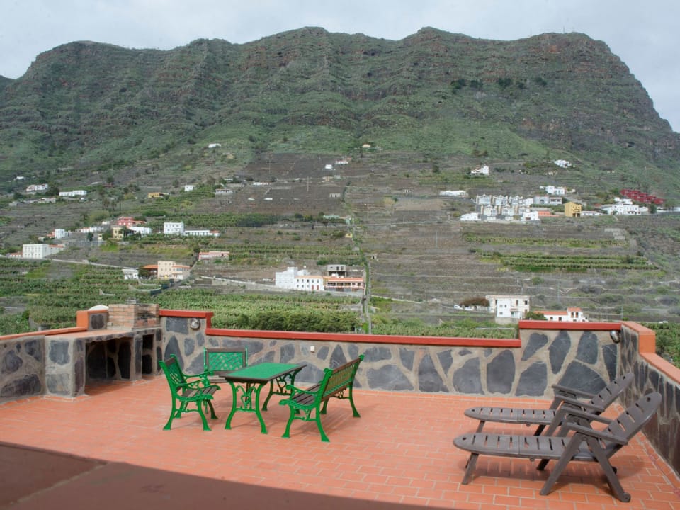 Ländliches Haus mit herrlichem Blick auf das Meer und das Tal. Vacation rental in La Gomera