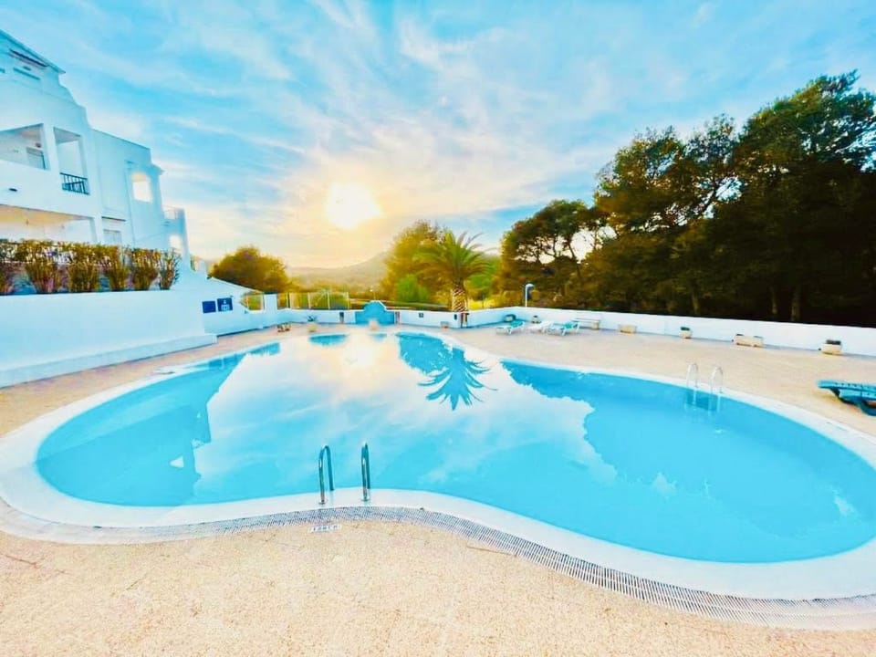 mit Pool, umgeben von Natur Apartment in Balearic Islands