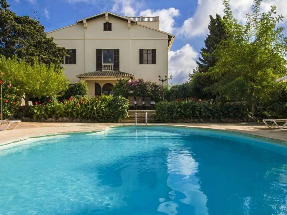 Großes Landhaus mit Schwimmbad in Meeresnähe Vacation rental in Pla de Mallorca