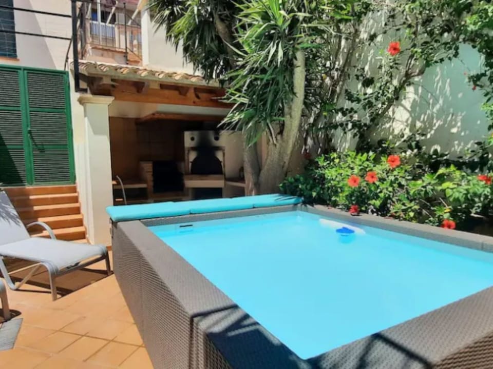 Can Alou - Dorfhaus mit mediterranem Charme Vacation rental in Migjorn