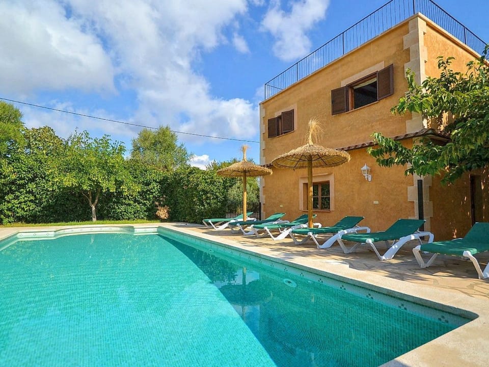 Finca mit Schwimmbad und in der Nähe des Rafal Nadal Zentrums Vacation rental in Llevant
