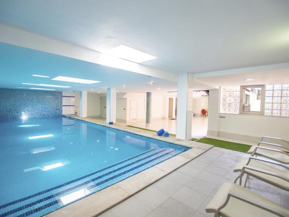 Pool Indoor