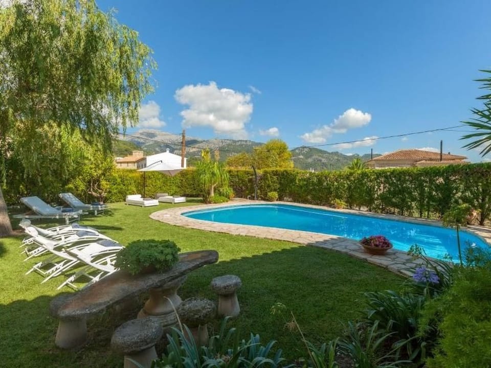 Schöne Villa mit Schwimmbad in Mancor de la Vall Vacation rental in Pla de Mallorca