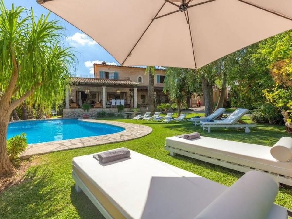 Schöne Villa mit Schwimmbad in Mancor de la Vall Vacation rental in Pla de Mallorca