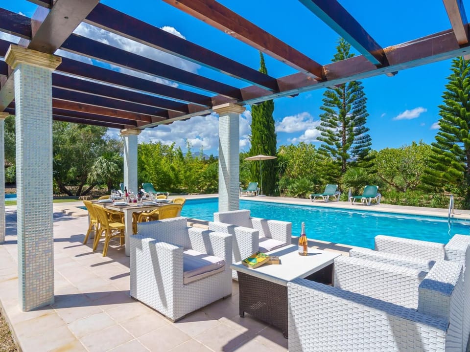 Schönes Landhaus mit Pool für 10 Personen in Str Vacation rental in Raiguer