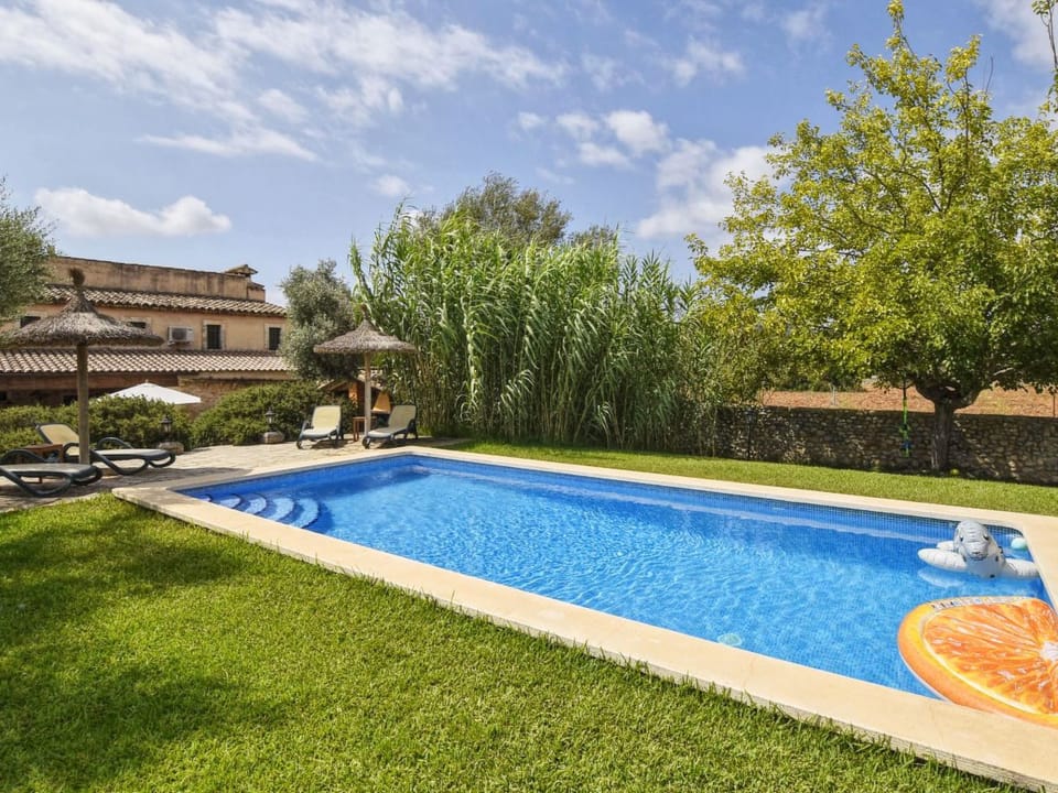 Charmantes Landhaus für 6 Personen in Buger Vacation rental in Pla de Mallorca