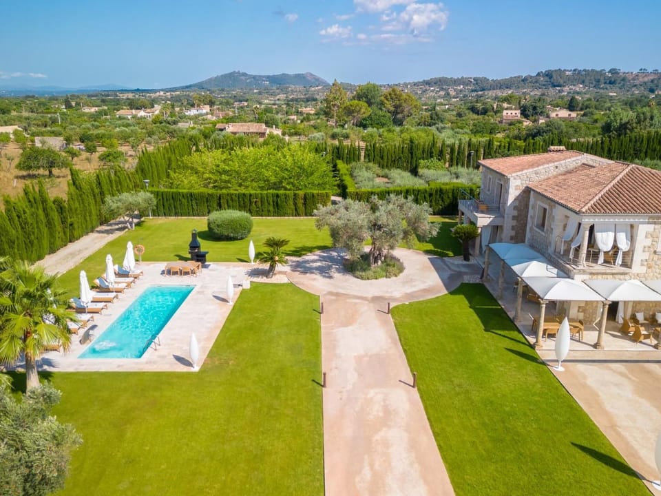 Villa mit Jacuzzi Vacation rental in Pla de Mallorca