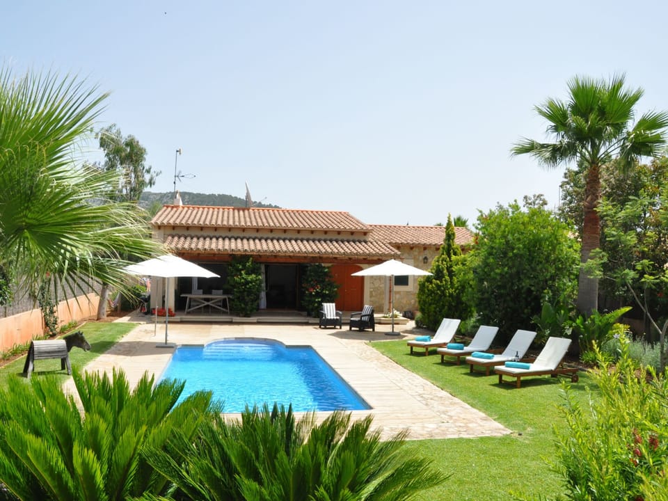 Villa Vista Verde mit Pool und Garten Vacation rental in Pla de Mallorca