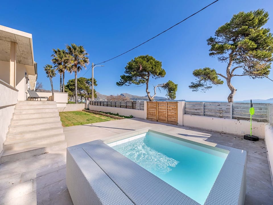 Villa "Mar i Pins" mit Garten, Grill und Terrasse Vacation rental in Raiguer