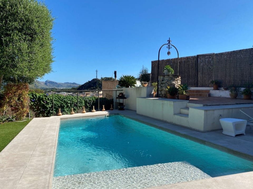 mit Garten, Grill und Terrasse Vacation rental in Pollença