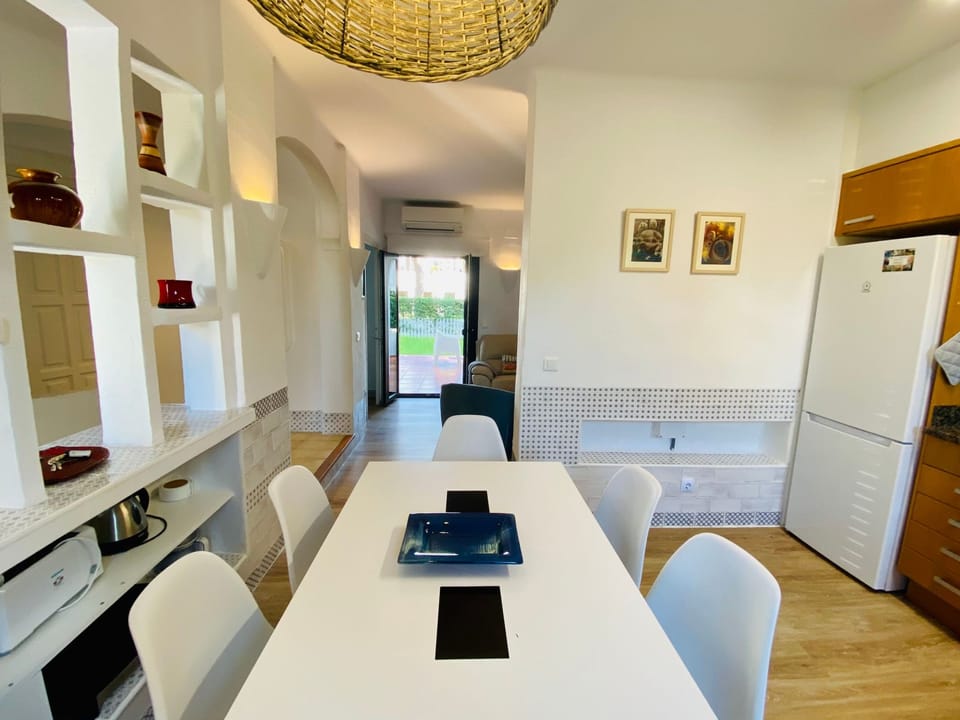 Pinyera mit Gemeinschaftspool Vacation rental in Baix Empordà
