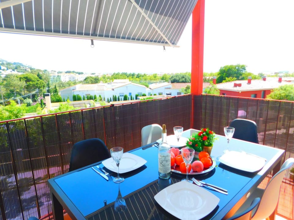 Wohnung mit 2 Schlafzimmern, Schwimmbad und Parkplatz in Mas Oliva, Roses Apartment in Roses