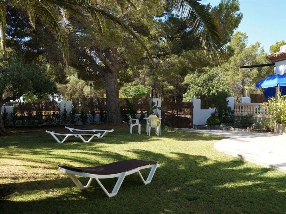 Villa mit einem Nebengebäude auf weitläufigem Garten in Strandnähe Vacation rental in Miami Platja
