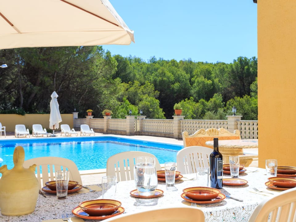 Großes Haus mit Schwimmbad und Barbecue Vacation rental in Garraf