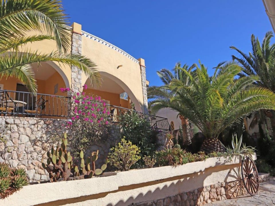 Casa Geminis 1 mit Garten und Meerblick Vacation rental in Baix Maestrat