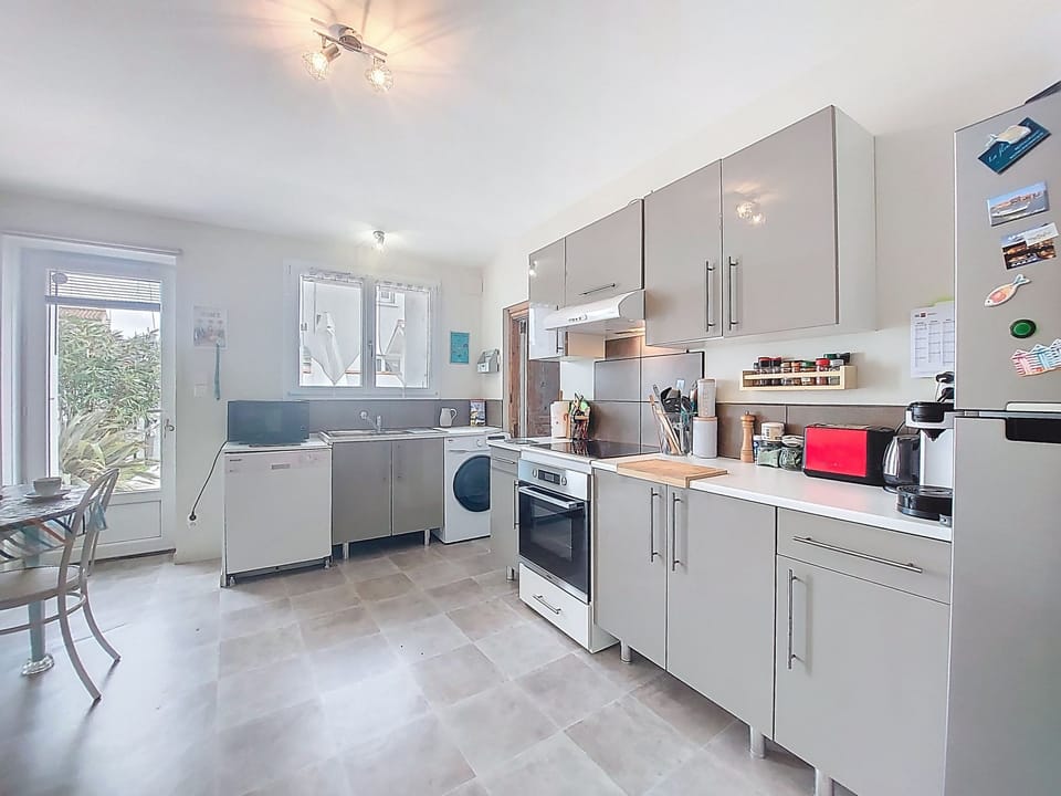 Kitchen / Dining Room