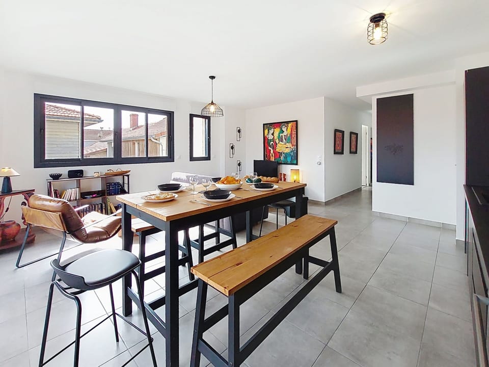 Kitchen / Dining Room