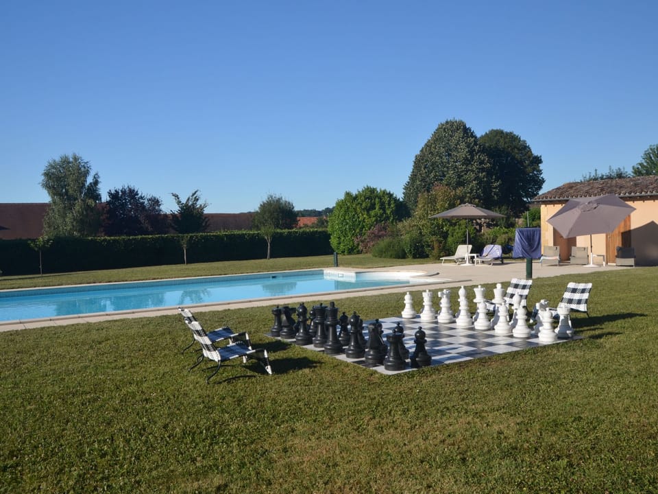 Altehrwürdiges Landhaus mit Pool in Aquitanien für 12 Personen Vacation rental in Occitanie