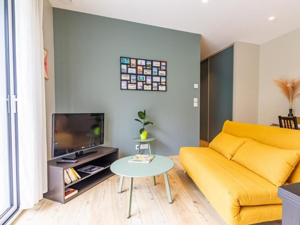 Doppelhaushälfte mit Terrasse Vacation rental in Auvergne-Rhône-Alpes
