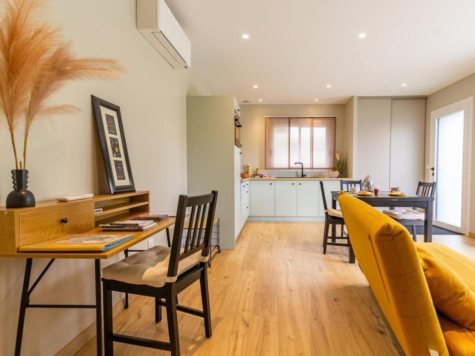 Doppelhaushälfte mit Terrasse Vacation rental in Auvergne-Rhône-Alpes