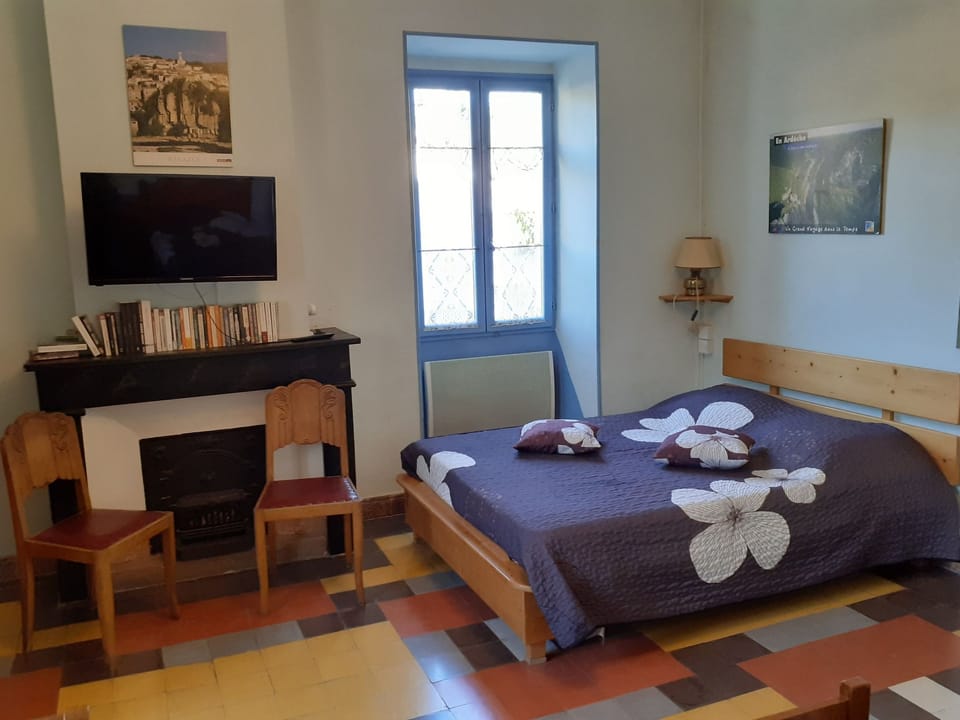 "La Fontaine" mit Pool Vacation rental in Auvergne-Rhône-Alpes