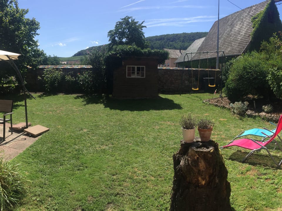 Unabhaengiges Ferienhaus in Soultzmatt mit Sonnigem Garten Vacation rental in Grand Est