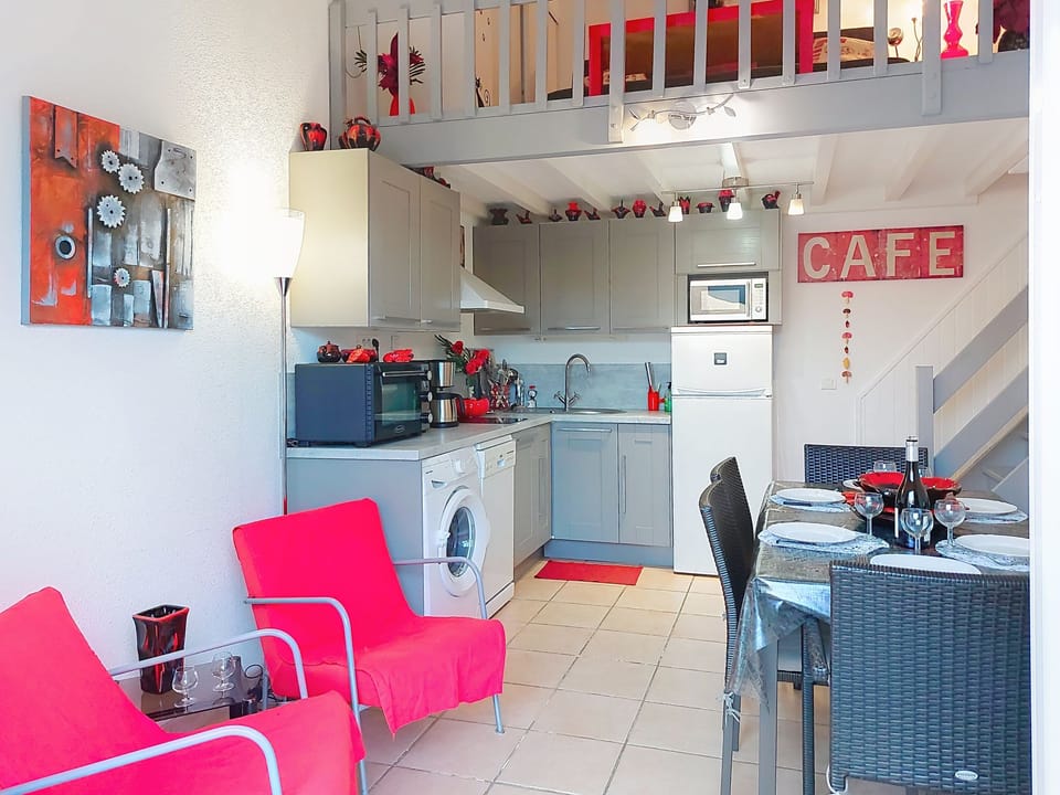 Kitchen / Dining Room