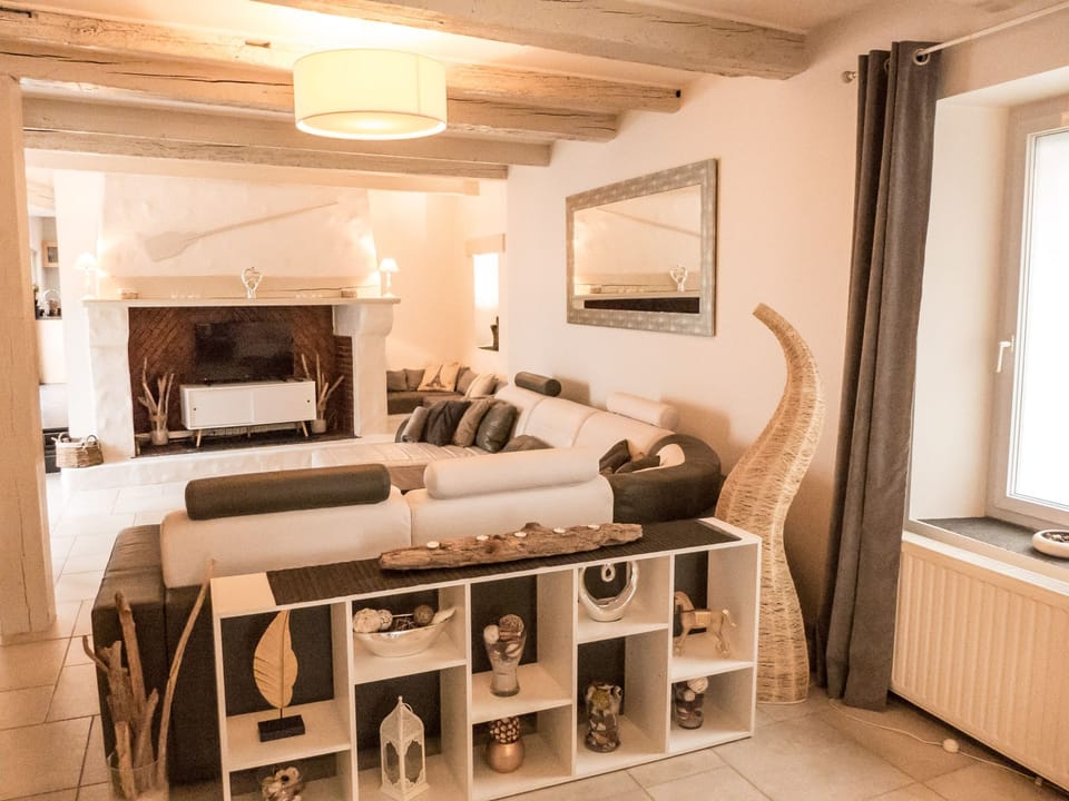 Schönes Haus in einem gemütlichen Dorf, durch das der Kanal verläuft Vacation rental in Occitanie