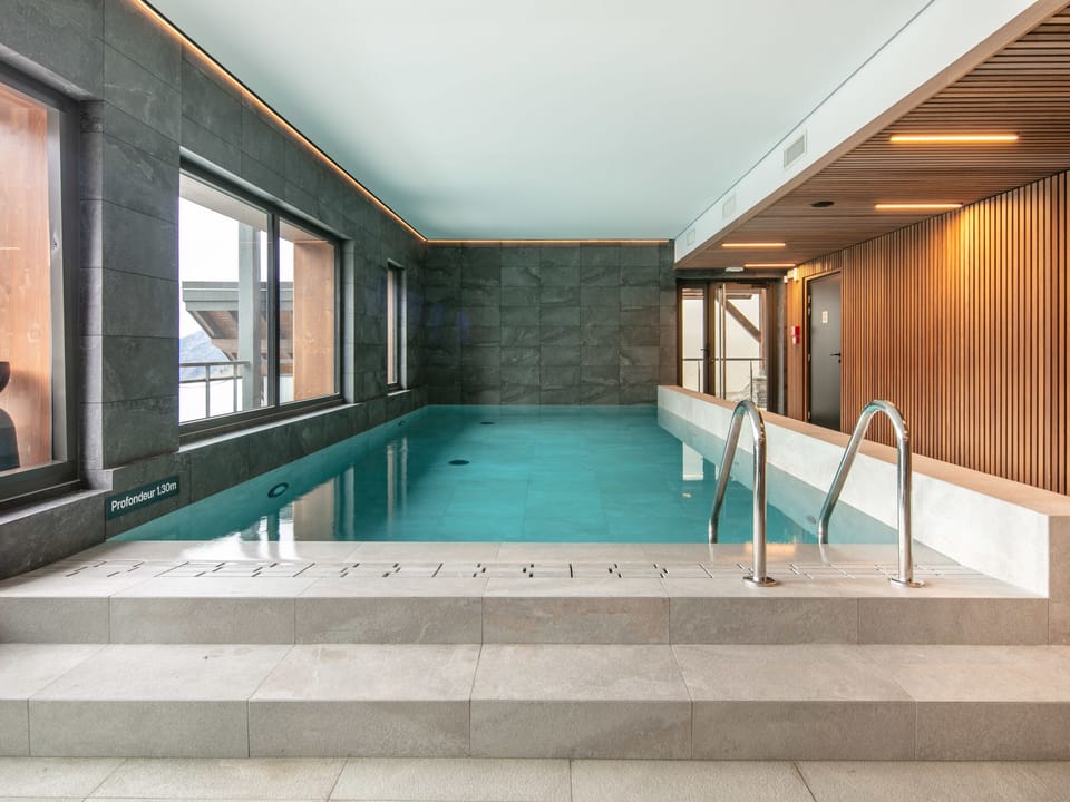 Pool Indoor