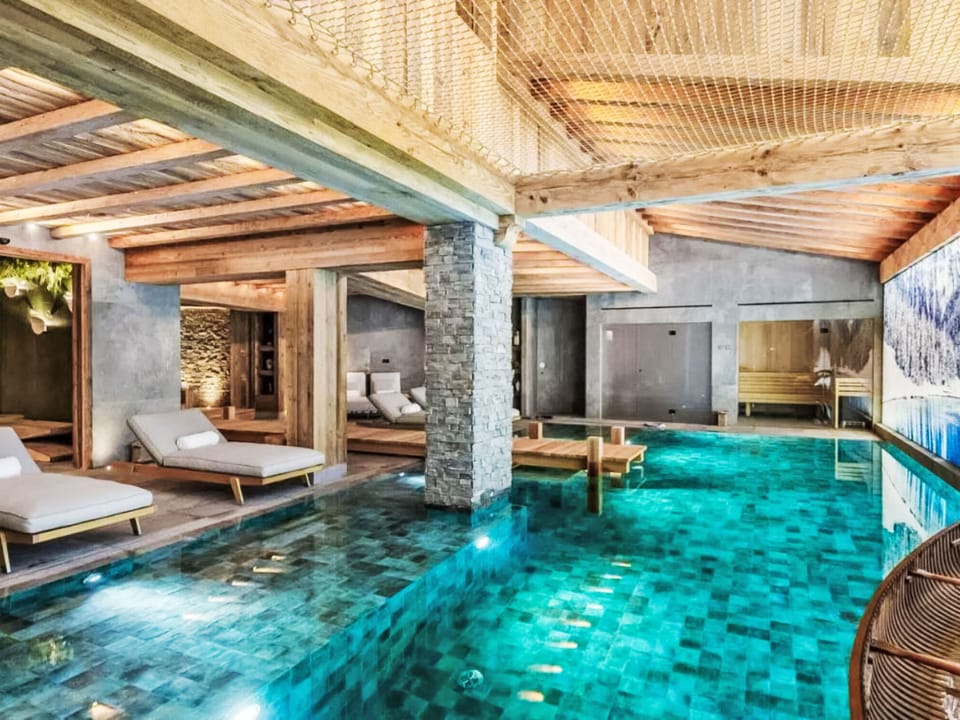 Pool Indoor