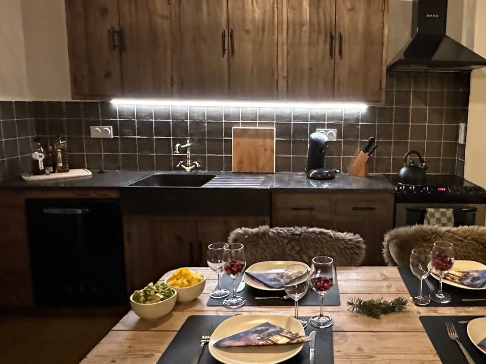 Kitchen / Dining Room