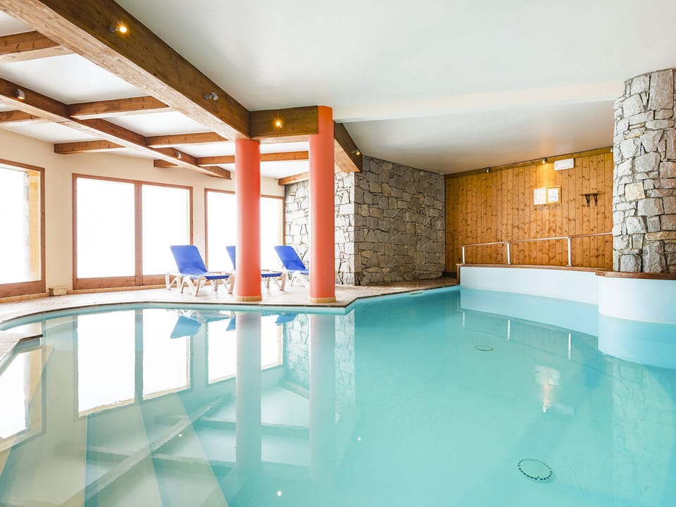 Pool Indoor