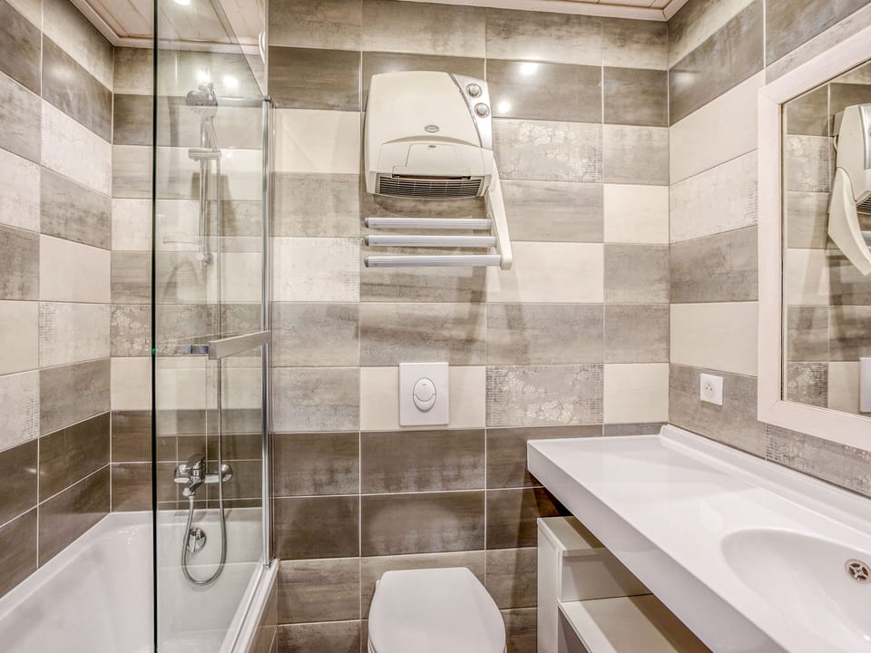 Bathroom / Wellness