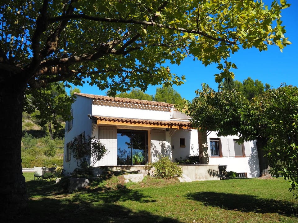 Provenzalisches Haus mit Pool und Garten Vacation rental in Mallemort