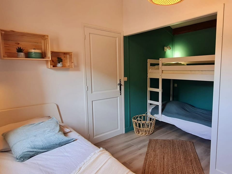 im Herzen eines Weinguts, Terrasse und Balkon mit Bergblick, Schwimmbad Vacation rental in French Riviera
