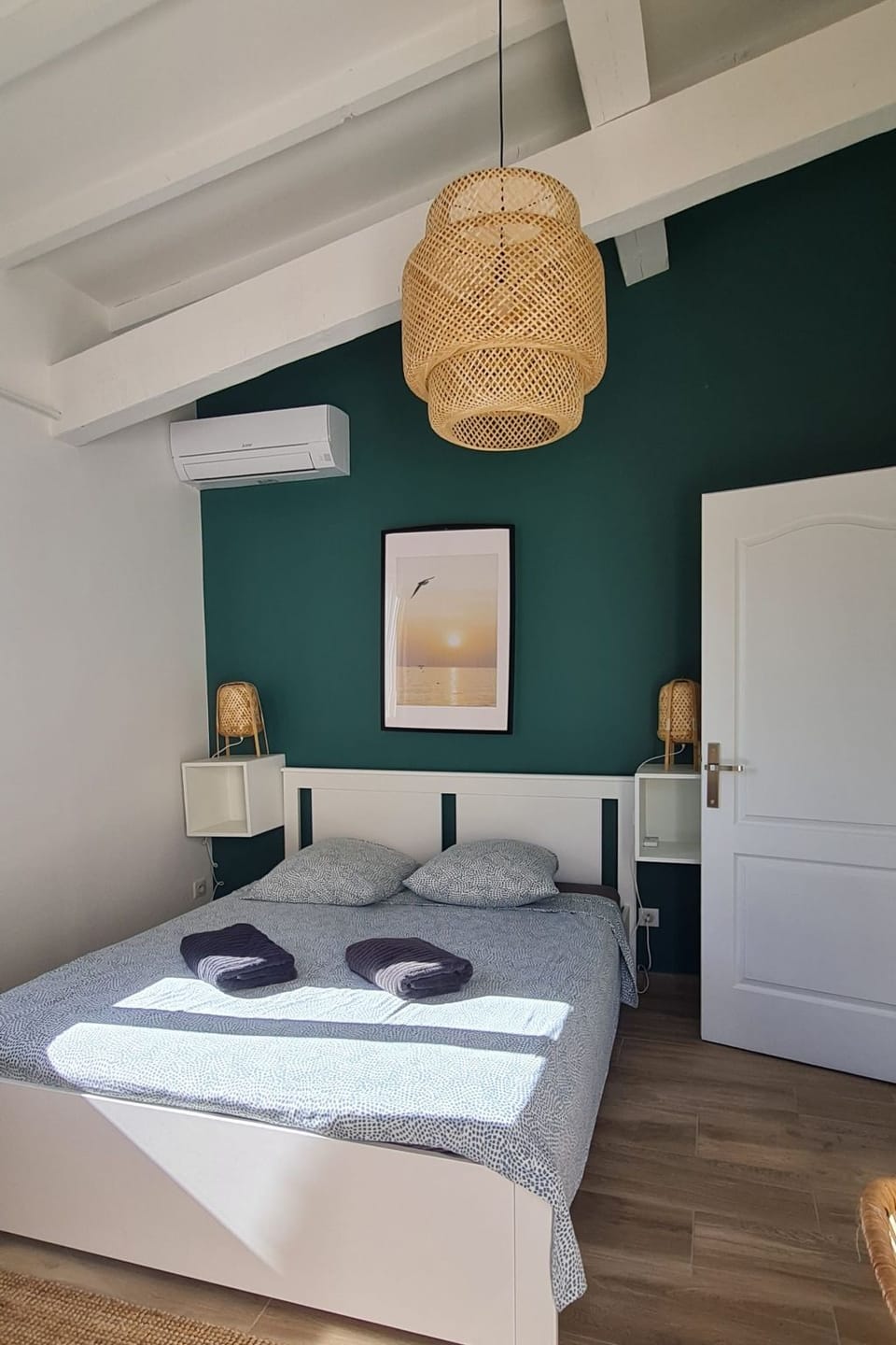 im Herzen der Weinberge, schattige Terrasse umgeben von Grün, Pool Vacation rental in French Riviera