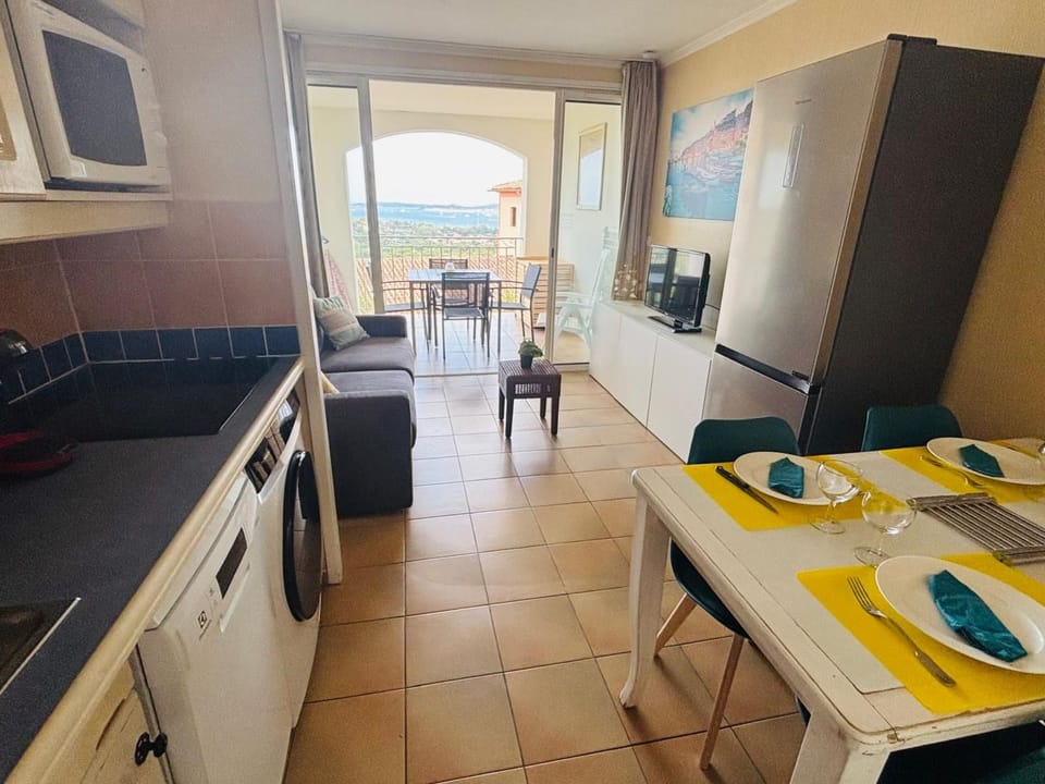 Urlaub in Grimaud 4 Personen Meerblick Klimatisiert Apartment in Grimaud