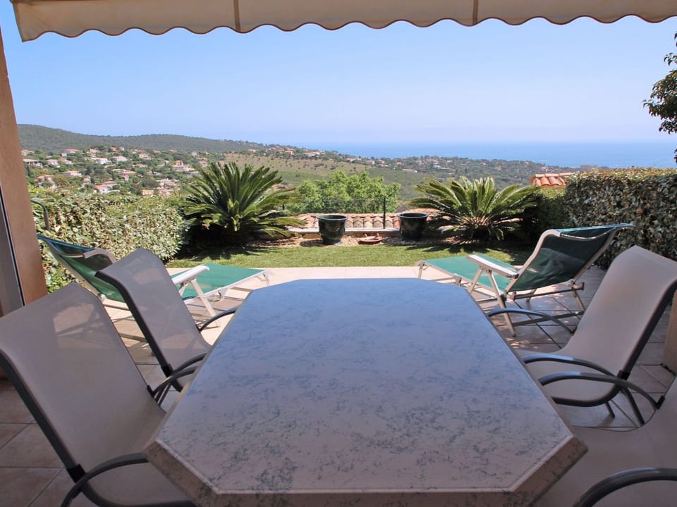 Mazet 4 pers - Blick aufs Meer - Schwimmbad - WiFi - Klima Vacation rental in Sainte-Maxime