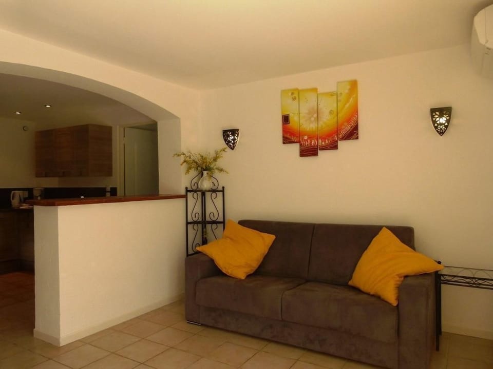 Möblierte Touristenunterkunft für sechs Personen Apartment in Fréjus